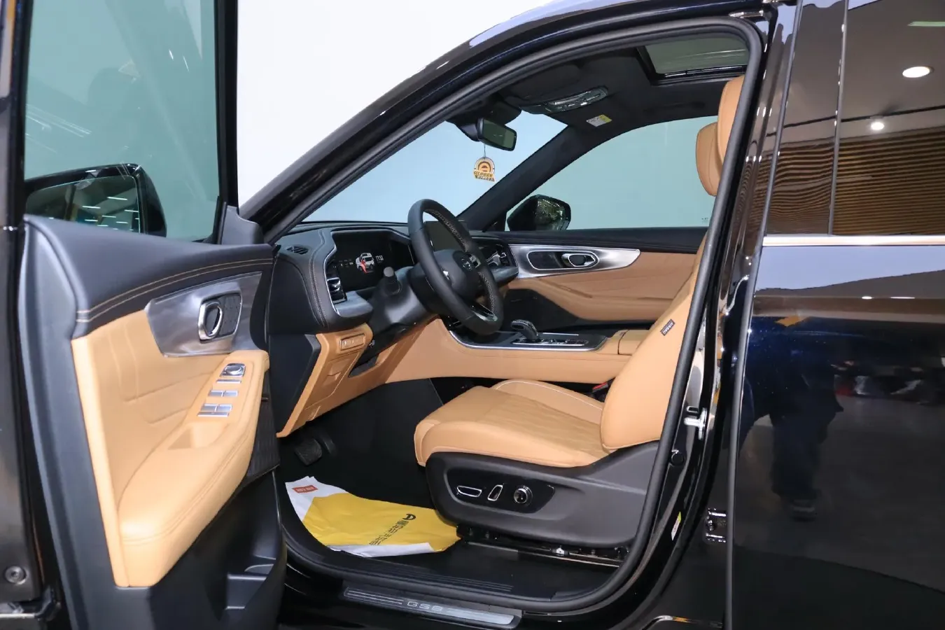 2025 GAC Trumpchi GS8 2.0T 252HP L4 8AT,autocango,china used car exporter,china ev exporter,chinese used car exporter,chinese used ev exporter