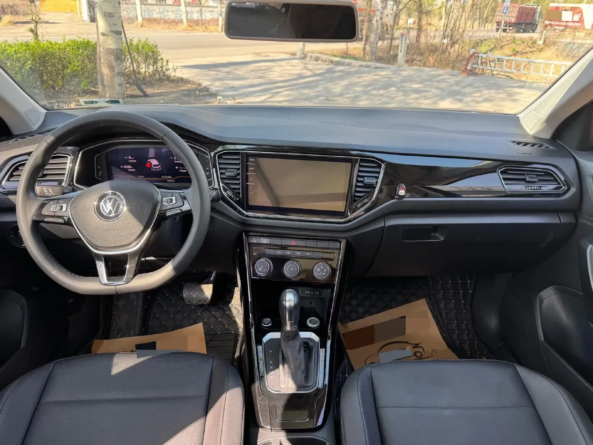 2021 Volkswagen T-Roc 1.4T 150HP L4 7DCT,autocango,china used car exporter,china ev exporter,chinese used car exporter,chinese used ev exporter