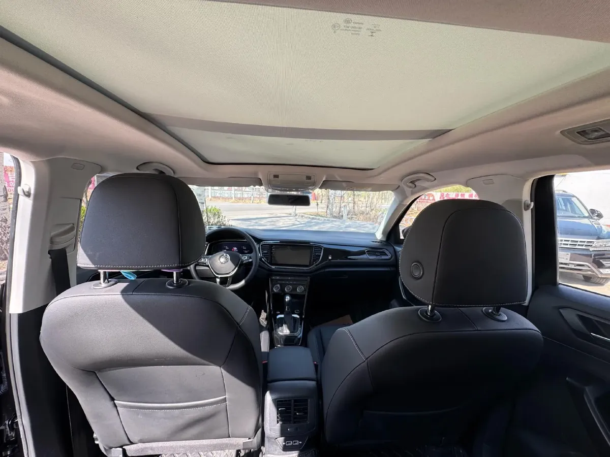 2021 Volkswagen T-Roc 1.4T 150HP L4 7DCT,autocango,china used car exporter,china ev exporter,chinese used car exporter,chinese used ev exporter