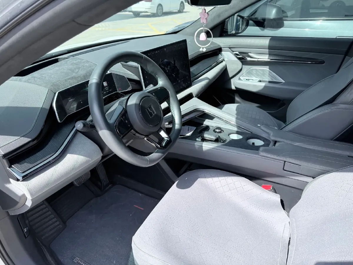 2023 Zeekr 001 BEV 86KWH,autocango,china used car exporter,china ev exporter,chinese used car exporter,chinese used ev exporter