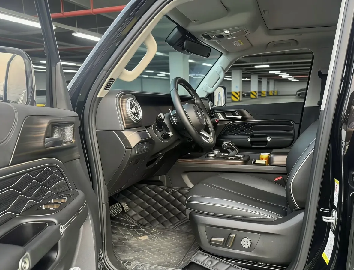 2023 Tank 300 2.0T 227HP L4 8AT,autocango,china used car exporter,china ev exporter,chinese used car exporter,chinese used ev exporter