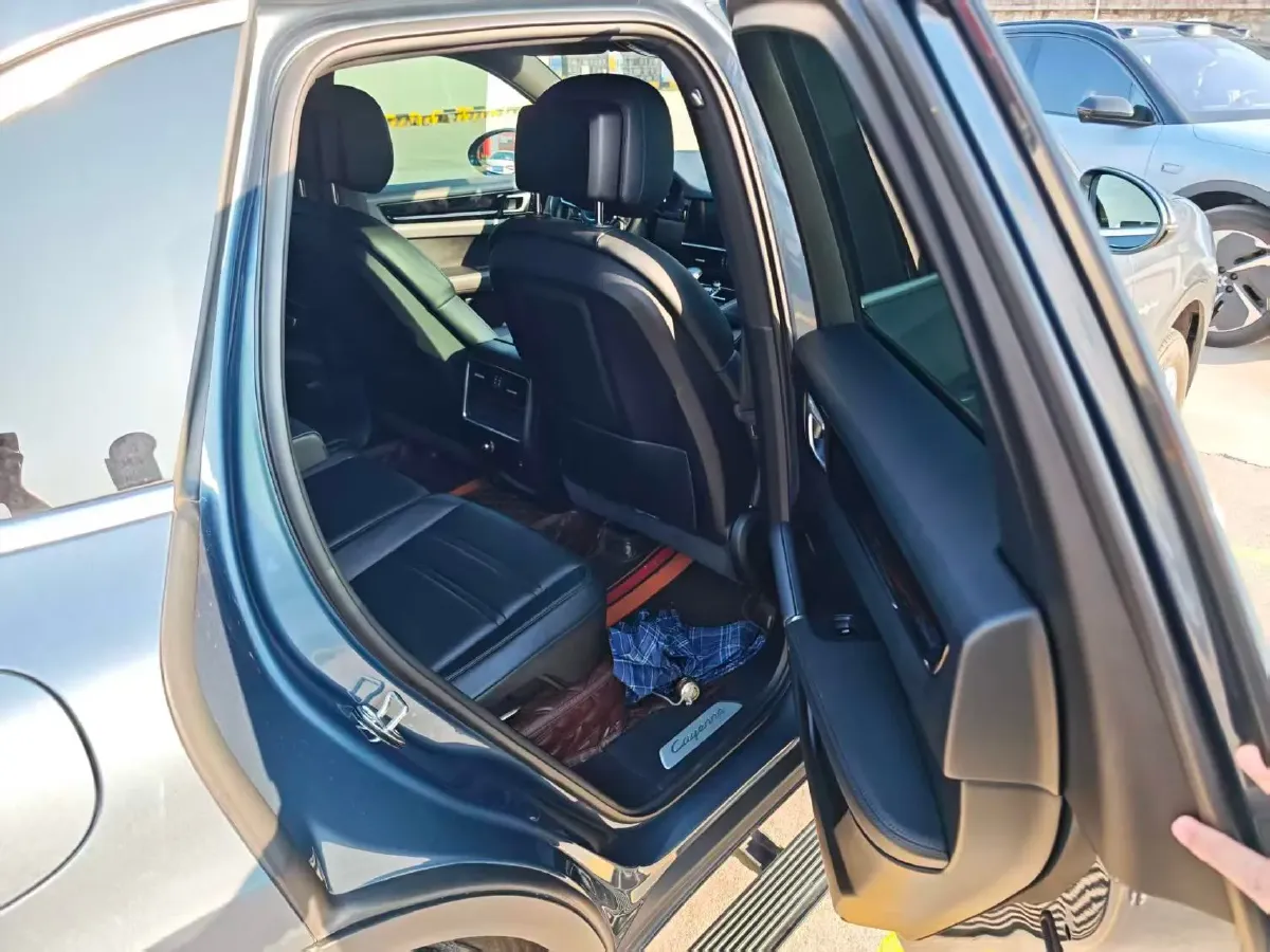 2019 Porsche Cayenne 2.0T 252HP L4 8AT PHEV 14.1KWH,autocango,china used car exporter,china ev exporter,chinese used car exporter,chinese used ev exporter