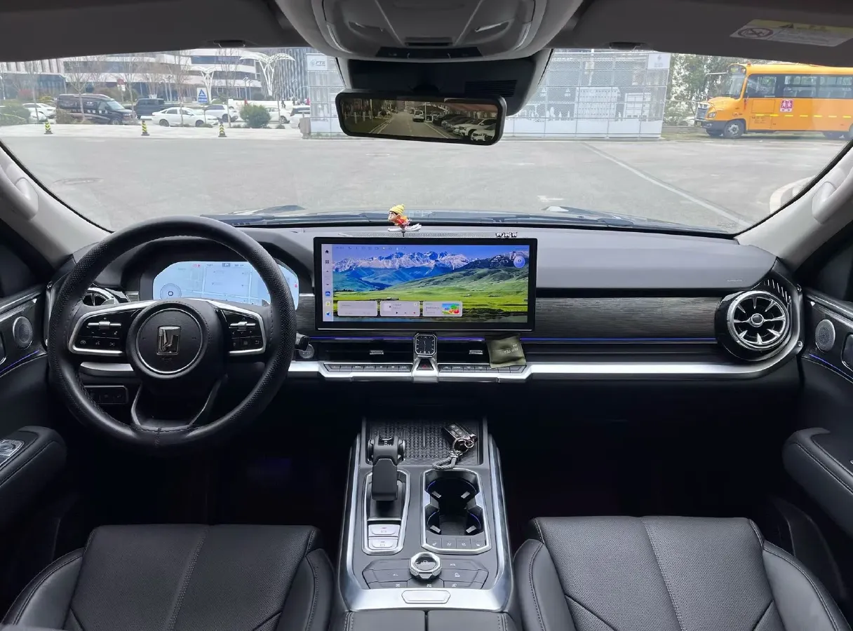 2024 Tank 400 2.0T 252HP L4 9AT PHEV 36.7/37.1KWH,autocango,china used car exporter,china ev exporter,chinese used car exporter,chinese used ev exporter