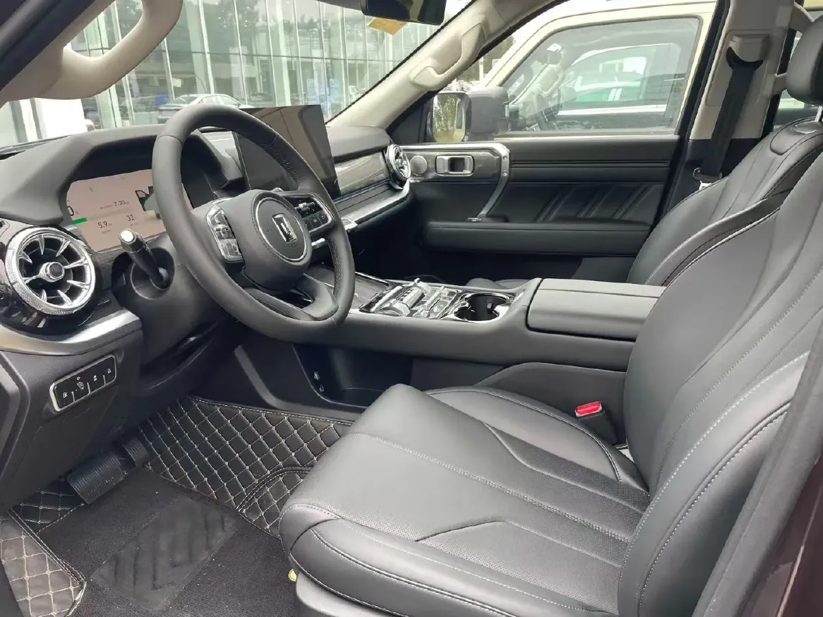 2024 Tank 400 2.0T 252HP L4 9AT PHEV 36.7/37.1KWH,autocango,china used car exporter,china ev exporter,chinese used car exporter,chinese used ev exporter