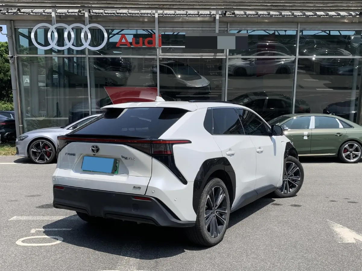 2022 Toyota bZ4X BEV 66.7KWH,autocango,china used car exporter,china ev exporter,chinese used car exporter,chinese used ev exporter