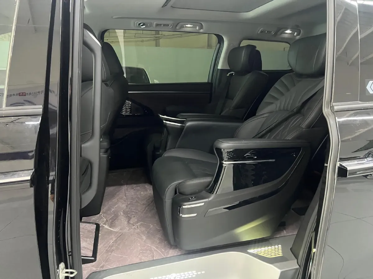 2024 GAC Trumpchi M8 2.0T 252HP L4 8AT,autocango,china used car exporter,china ev exporter,chinese used car exporter,chinese used ev exporter