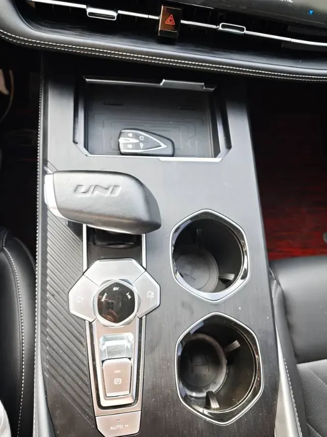 2023 ChangAn UNI-K iDD 1.5T 170HP L4 6TCT PHEV 28.39KWH,autocango,china used car exporter,china ev exporter,chinese used car exporter,chinese used ev exporter