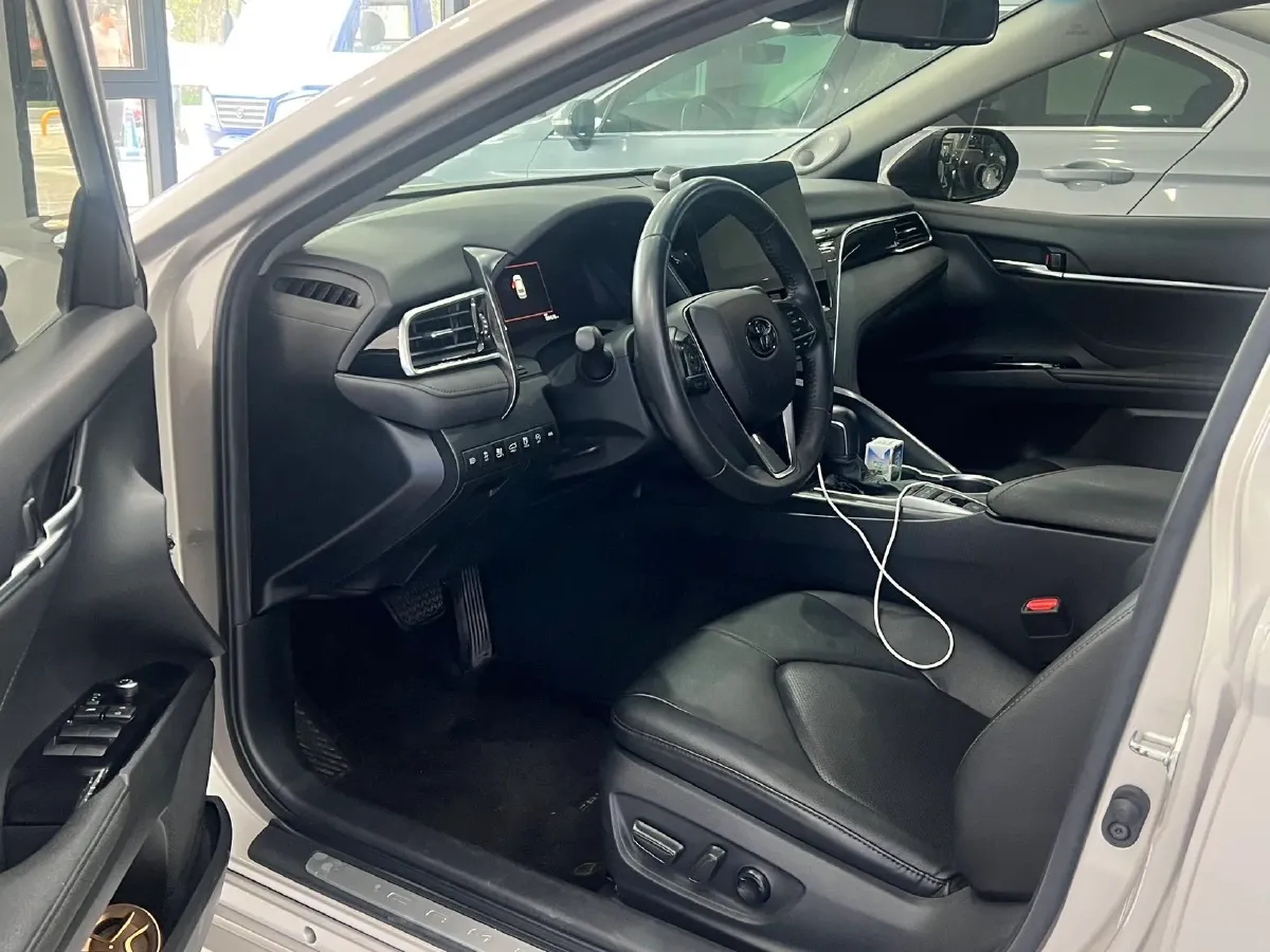 2021 Toyota Camry 2.5L 209HP L4 8AT,autocango,china used car exporter,china ev exporter,chinese used car exporter,chinese used ev exporter