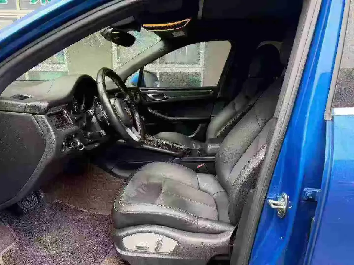 2017 Porsche Macan 2.0T 252HP L4 7DCT,autocango,china used car exporter,china ev exporter,chinese used car exporter,chinese used ev exporter