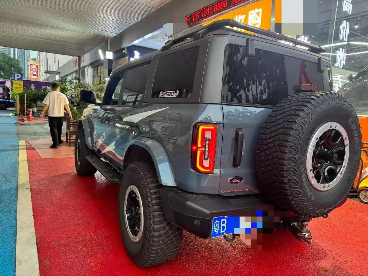 2024 Ford Bronco 2.3T 275HP L4 10AT,autocango,china used car exporter,china ev exporter,chinese used car exporter,chinese used ev exporter