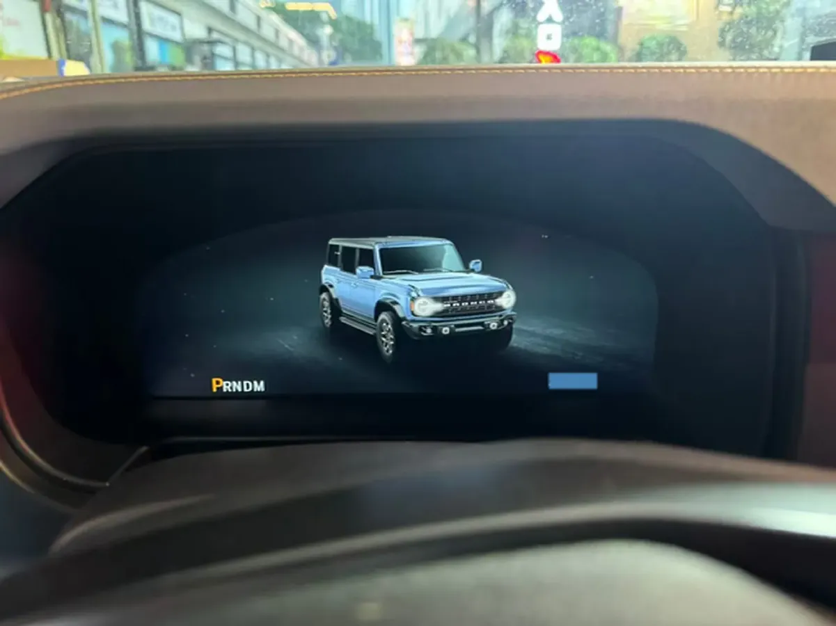 2024 Ford Bronco 2.3T 275HP L4 10AT,autocango,china used car exporter,china ev exporter,chinese used car exporter,chinese used ev exporter