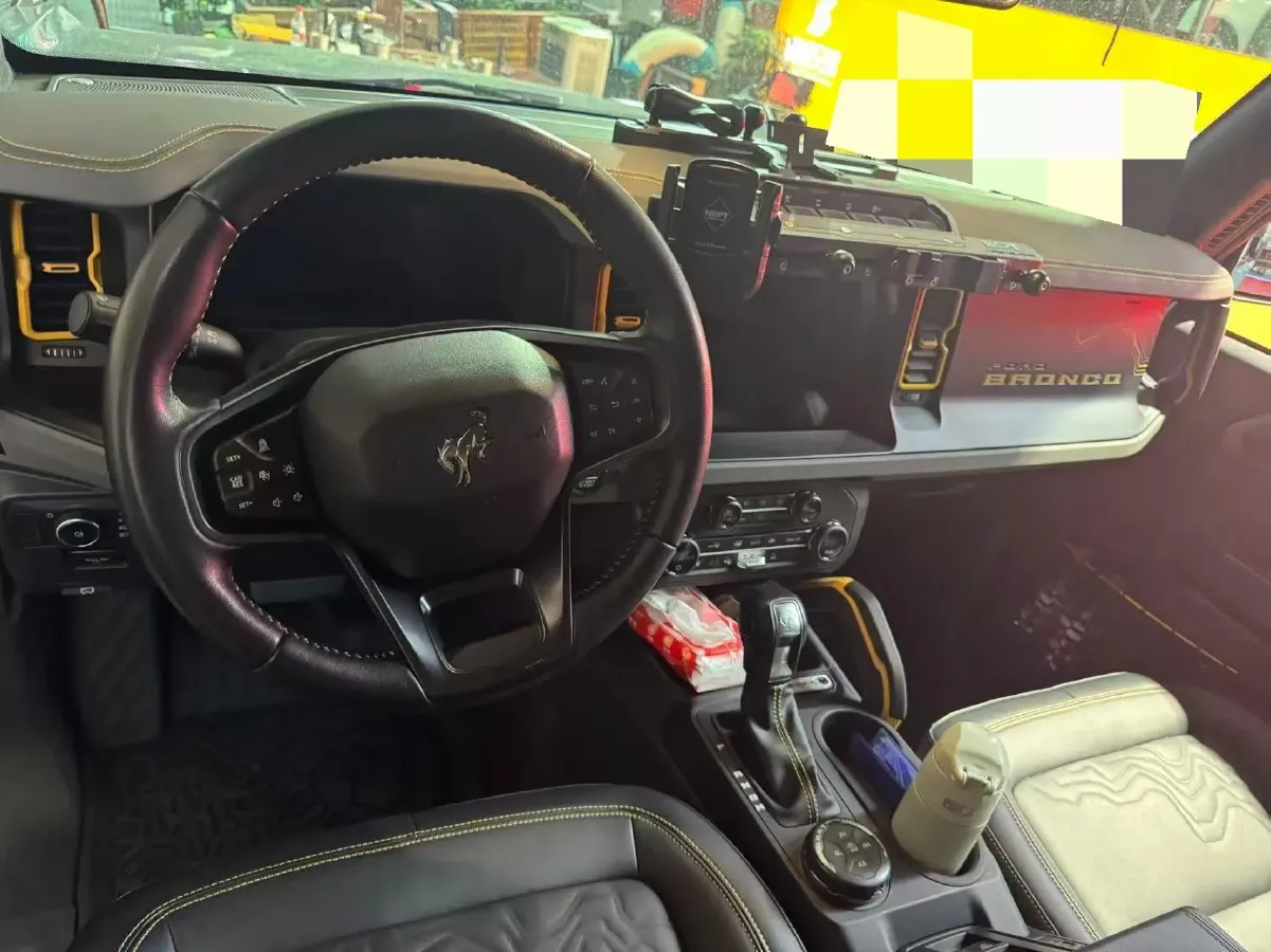 2024 Ford Bronco 2.3T 275HP L4 10AT,autocango,china used car exporter,china ev exporter,chinese used car exporter,chinese used ev exporter
