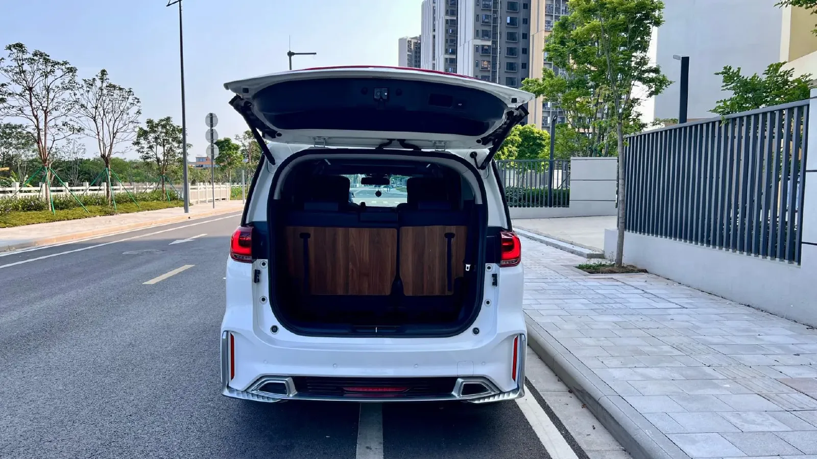 2021 GAC Trumpchi M8 2.0T 252HP L4 8AT,autocango,china used car exporter,china ev exporter,chinese used car exporter,chinese used ev exporter