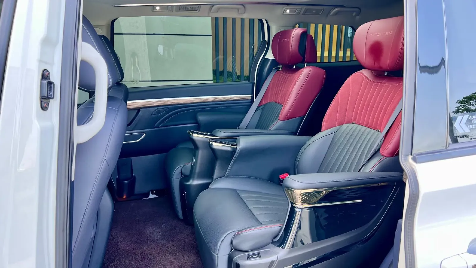 2021 GAC Trumpchi M8 2.0T 252HP L4 8AT,autocango,china used car exporter,china ev exporter,chinese used car exporter,chinese used ev exporter