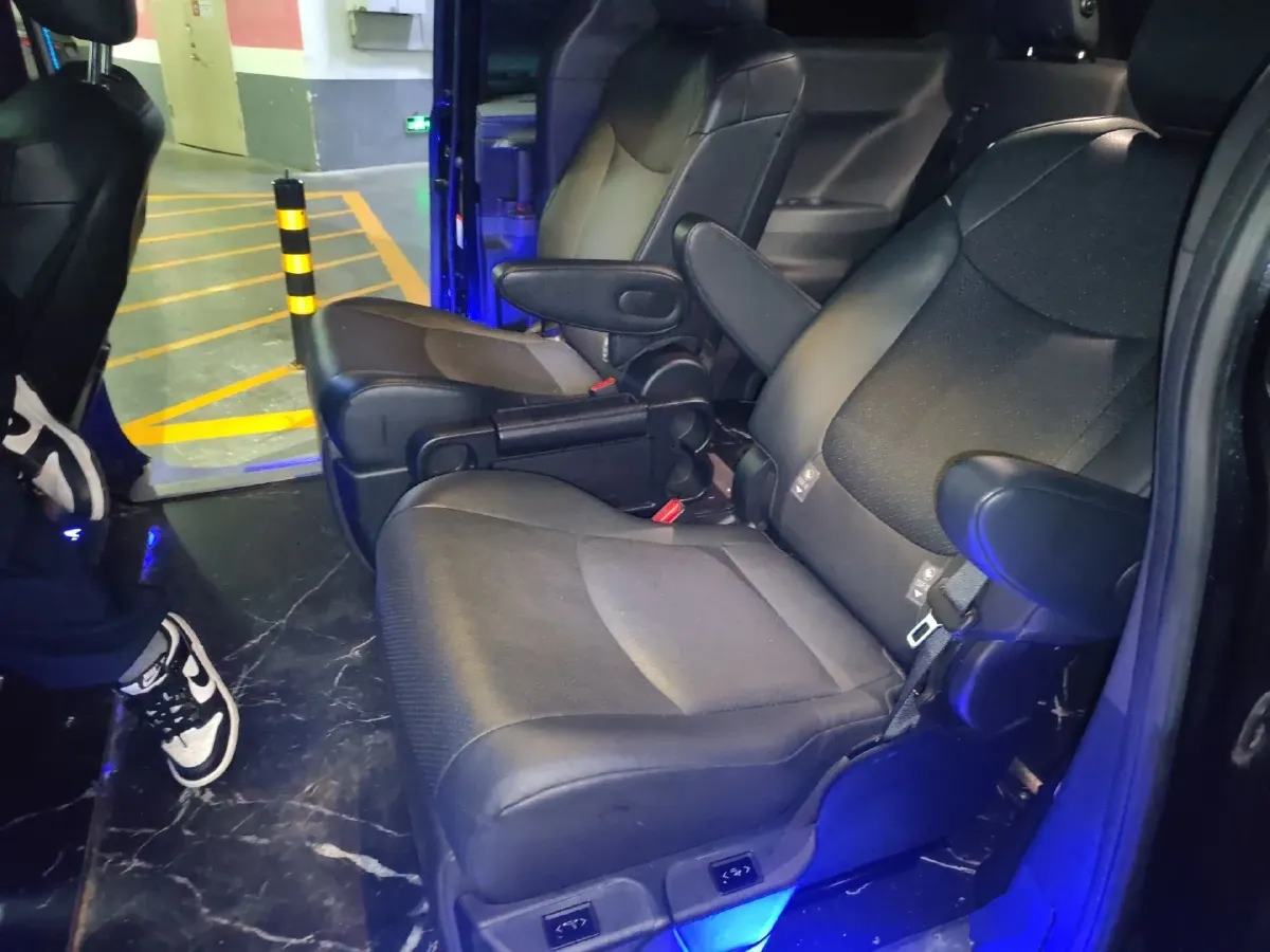 2024 Toyota Granvia 2.5L 189HP L4 E-CVT Hybrid,autocango,china used car exporter,china ev exporter,chinese used car exporter,chinese used ev exporter