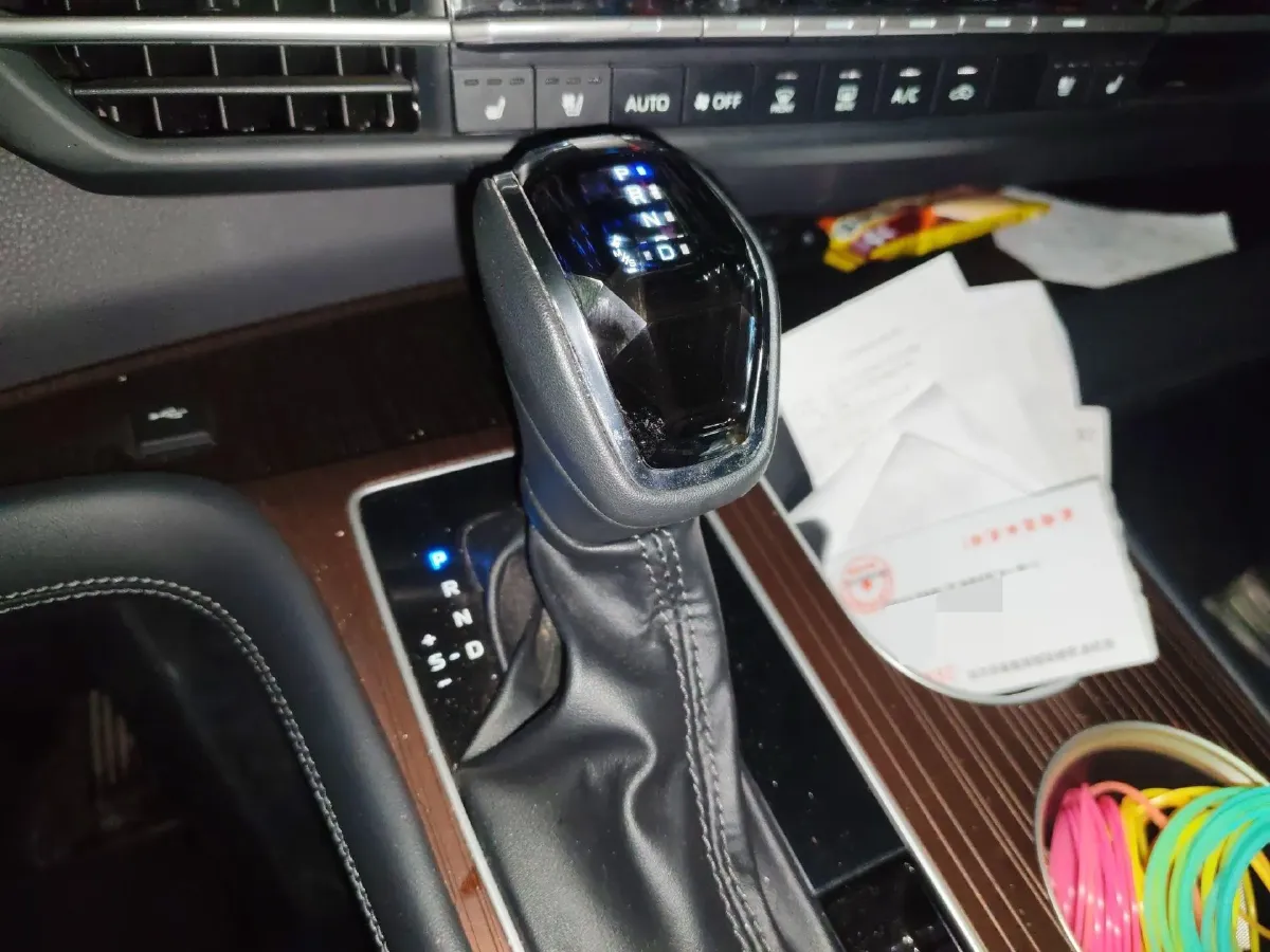 2024 Toyota Granvia 2.5L 189HP L4 E-CVT Hybrid,autocango,china used car exporter,china ev exporter,chinese used car exporter,chinese used ev exporter