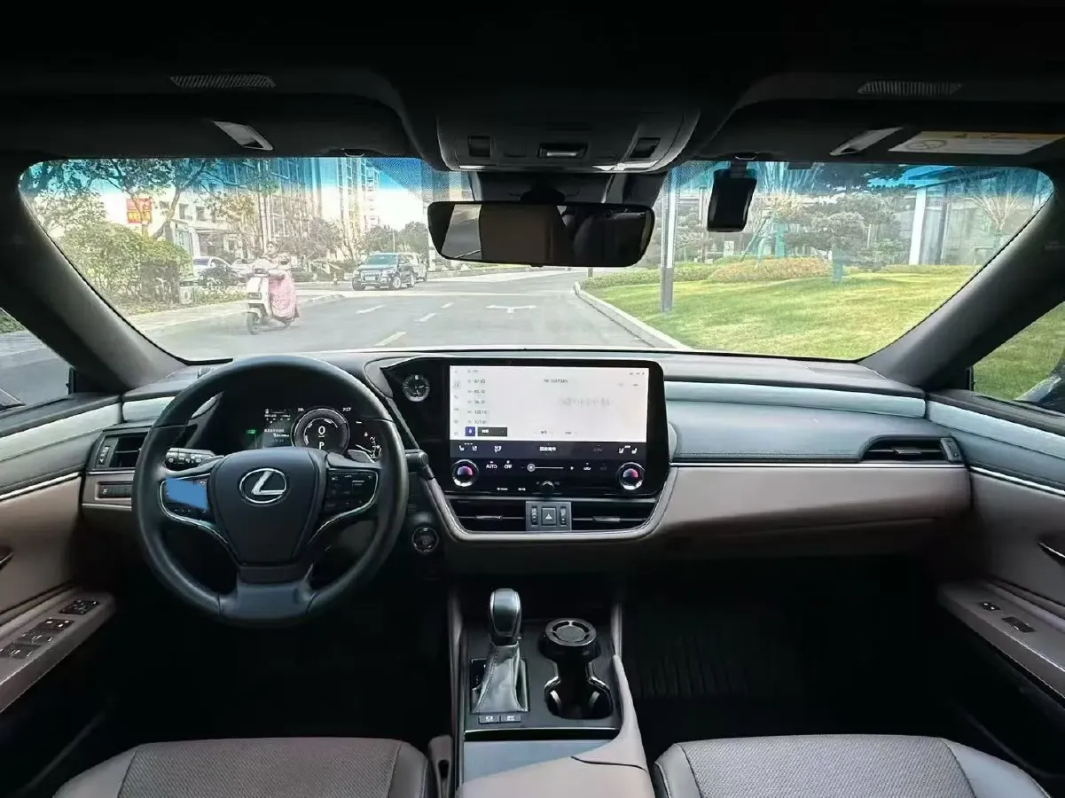 2025 Lexus ES 2.5L 178HP L4 E-CVT Hybrid,autocango,china used car exporter,china ev exporter,chinese used car exporter,chinese used ev exporter