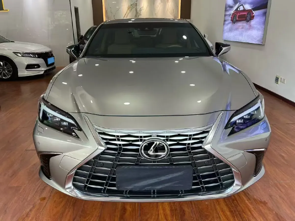 2025 Lexus ES 2.5L 178HP L4 E-CVT Hybrid,autocango,china used car exporter,china ev exporter,chinese used car exporter,chinese used ev exporter