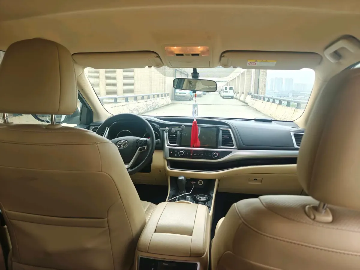 2021 Toyota Highlander 2.0T 220HP L4 6AT,autocango,china used car exporter,china ev exporter,chinese used car exporter,chinese used ev exporter