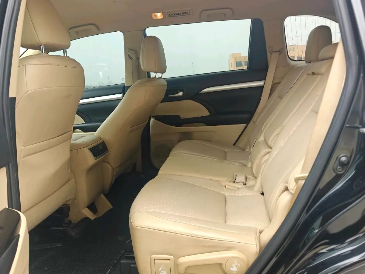 2021 Toyota Highlander 2.0T 220HP L4 6AT,autocango,china used car exporter,china ev exporter,chinese used car exporter,chinese used ev exporter