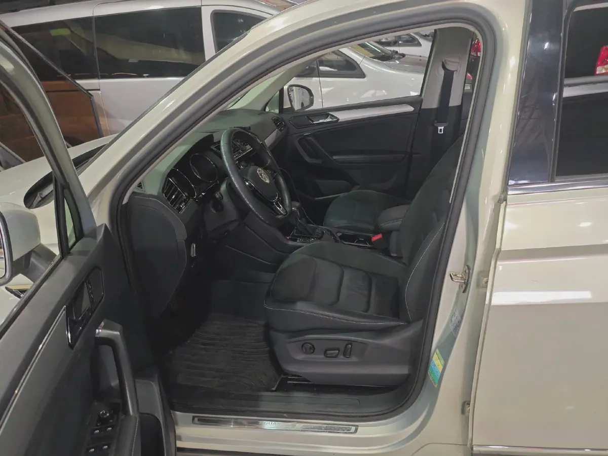 2019 Volkswagen CC 2.0T 186HP L4 7DCT,autocango,china used car exporter,china ev exporter,chinese used car exporter,chinese used ev exporter