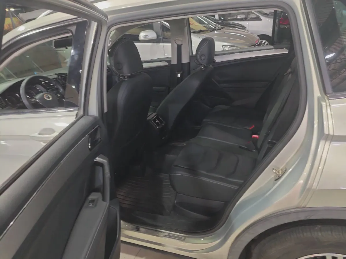 2019 Volkswagen CC 2.0T 186HP L4 7DCT,autocango,china used car exporter,china ev exporter,chinese used car exporter,chinese used ev exporter