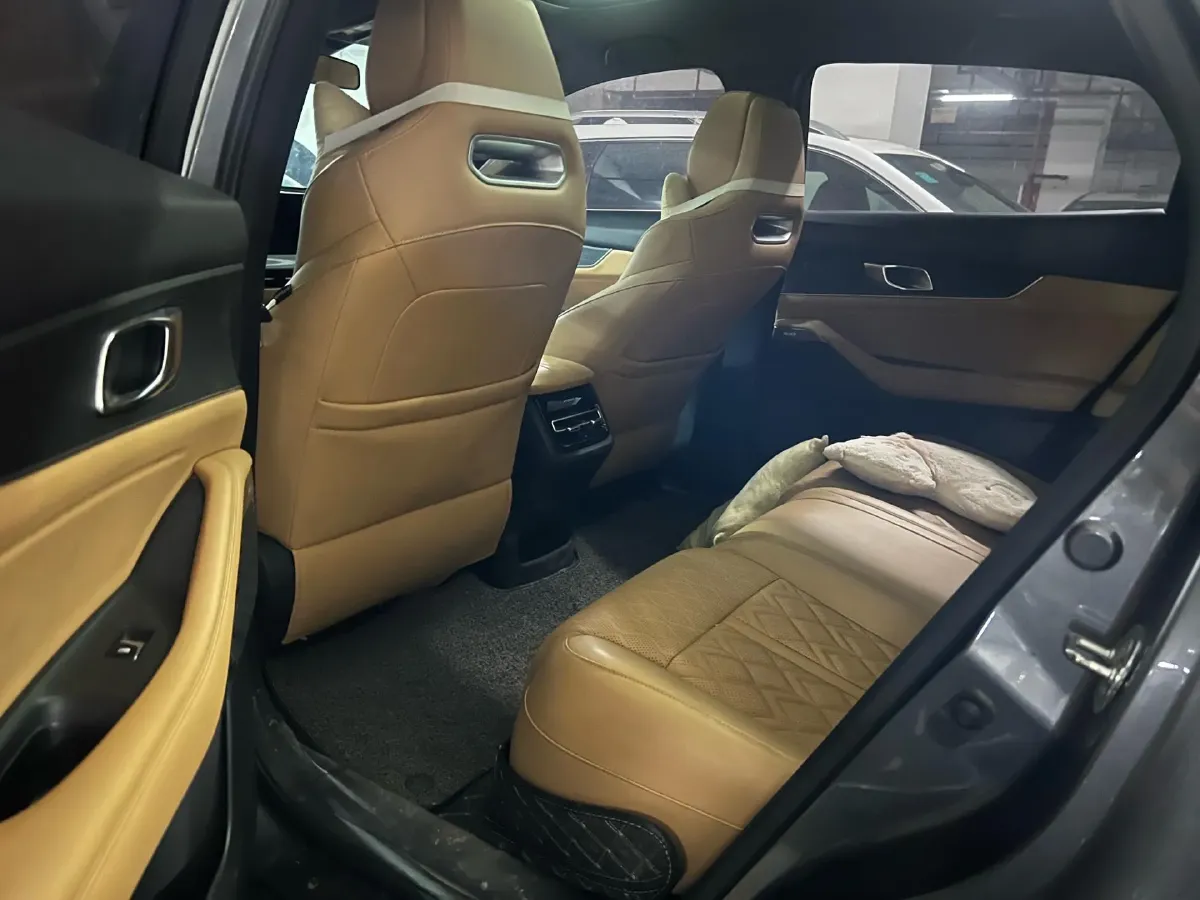 2021 ChangAn UNI-K 2.0T 233HP L4 8AT,autocango,china used car exporter,china ev exporter,chinese used car exporter,chinese used ev exporter