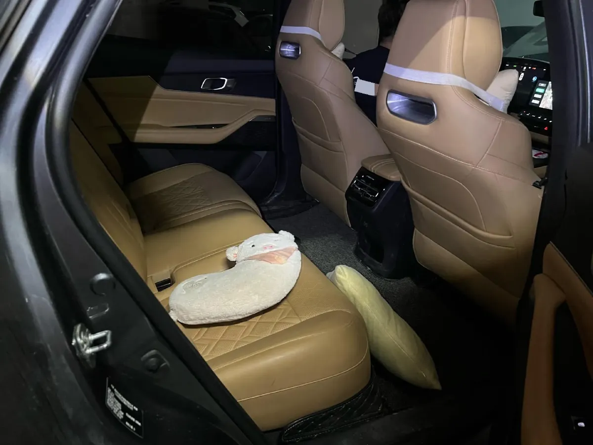 2021 ChangAn UNI-K 2.0T 233HP L4 8AT,autocango,china used car exporter,china ev exporter,chinese used car exporter,chinese used ev exporter