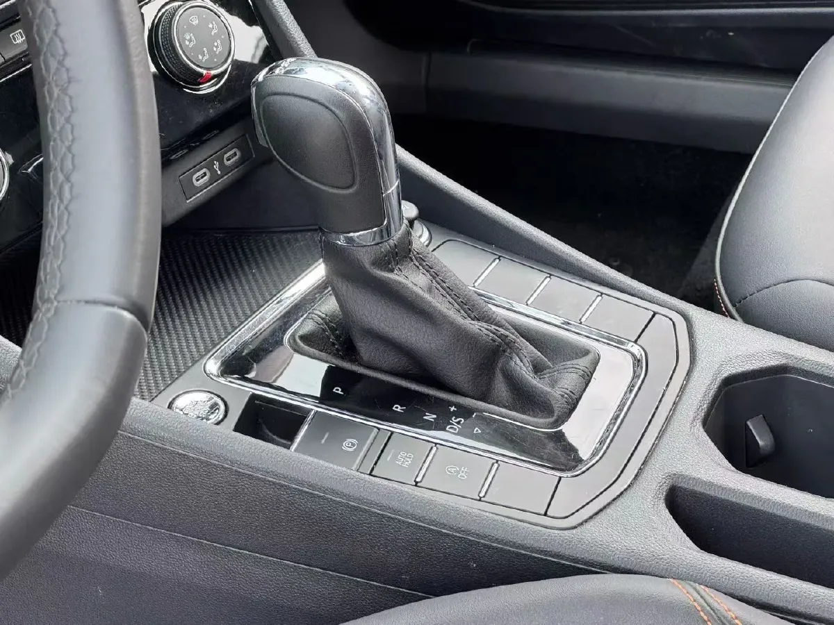 2025 Volkswagen Bora 1.2T 116HP L4 7DCT,autocango,china used car exporter,china ev exporter,chinese used car exporter,chinese used ev exporter