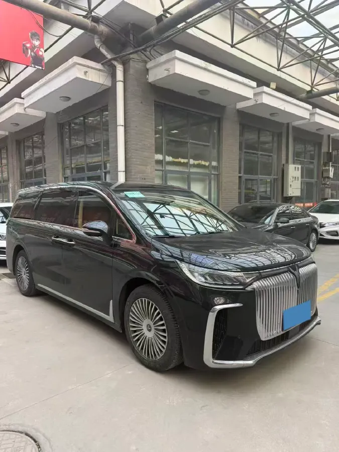 2025 Voyah Dream 1.5T 150HP L4 PHEV 41.7KWH,autocango,china used car exporter,china ev exporter,chinese used car exporter,chinese used ev exporter