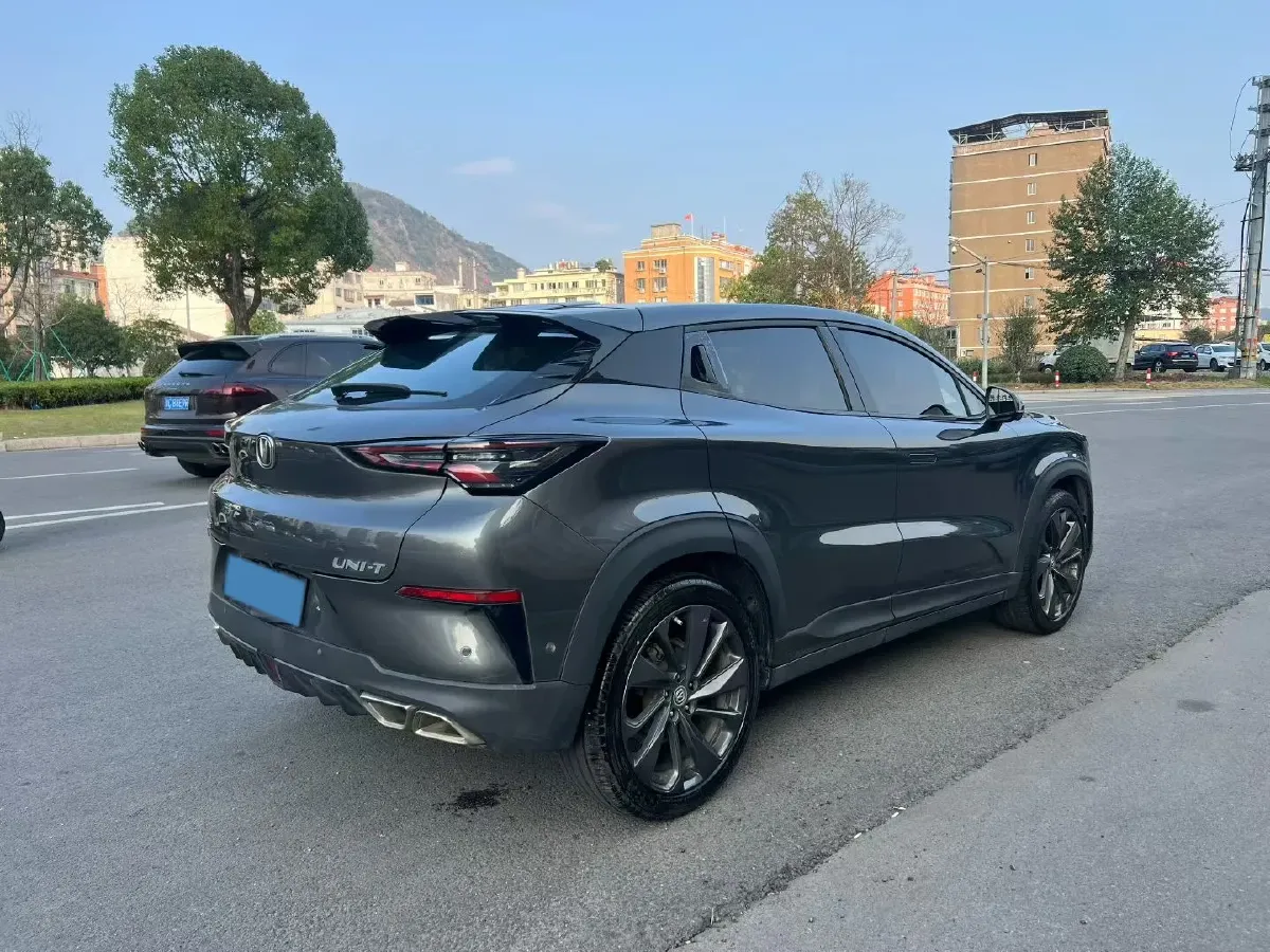 2020 ChangAn UNI-T 1.5T 180HP L4 7DCT,autocango,china used car exporter,china ev exporter,chinese used car exporter,chinese used ev exporter