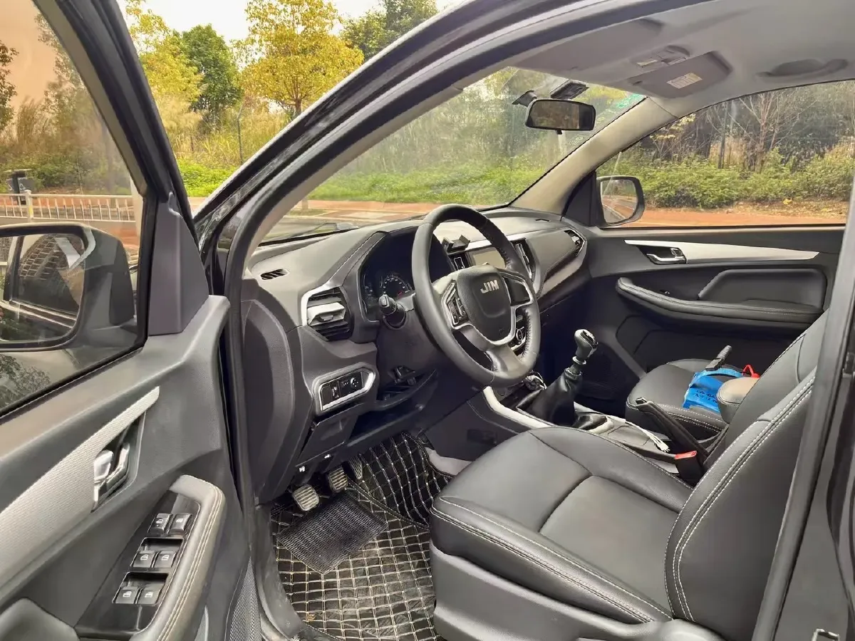 2019 Isuzu RE-MAX Jim 2.0T 204HP L4 5MT,autocango,china used car exporter,china ev exporter,chinese used car exporter,chinese used ev exporter