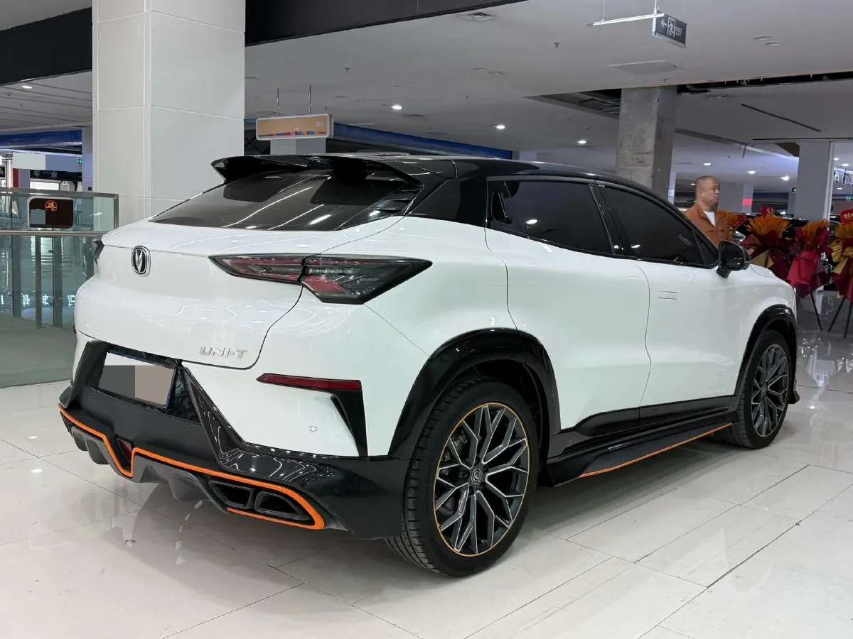 2022 ChangAn UNI-T 1.5T 188HP L4 7DCT,autocango,china used car exporter,china ev exporter,chinese used car exporter,chinese used ev exporter