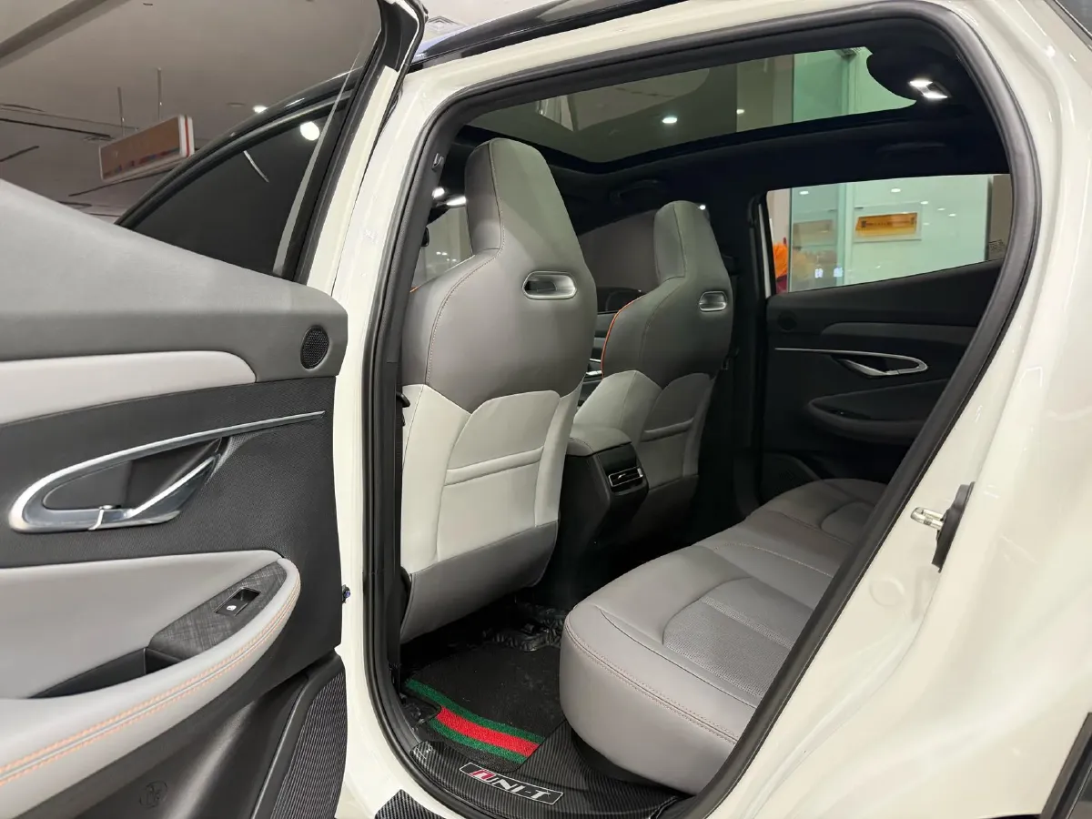 2022 ChangAn UNI-T 1.5T 188HP L4 7DCT,autocango,china used car exporter,china ev exporter,chinese used car exporter,chinese used ev exporter