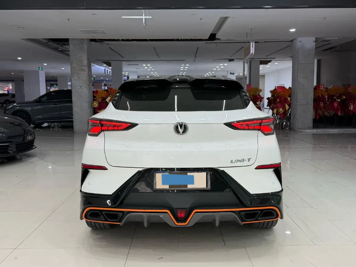 2022 ChangAn UNI-T 1.5T 188HP L4 7DCT,autocango,china used car exporter,china ev exporter,chinese used car exporter,chinese used ev exporter