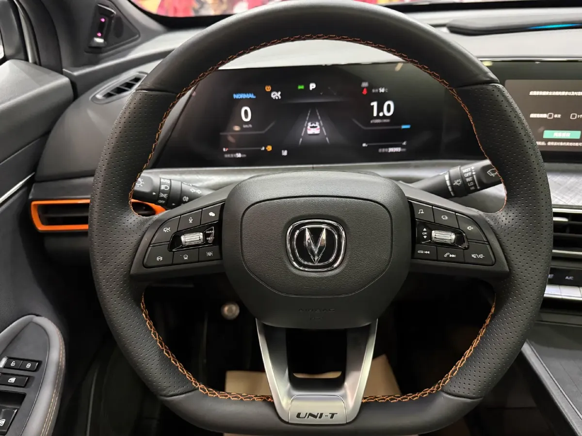 2022 ChangAn UNI-T 1.5T 188HP L4 7DCT,autocango,china used car exporter,china ev exporter,chinese used car exporter,chinese used ev exporter