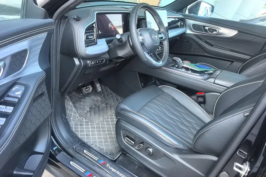 2022 GAC Trumpchi GS8 2.0T 252HP L4 8AT,autocango,china used car exporter,china ev exporter,chinese used car exporter,chinese used ev exporter