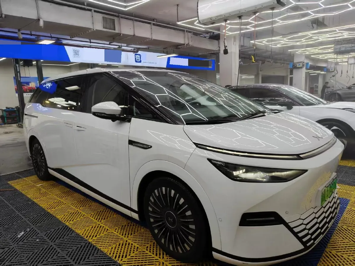 2025 Xpeng X9 BEV,autocango,china used car exporter,china ev exporter,chinese used car exporter,chinese used ev exporter