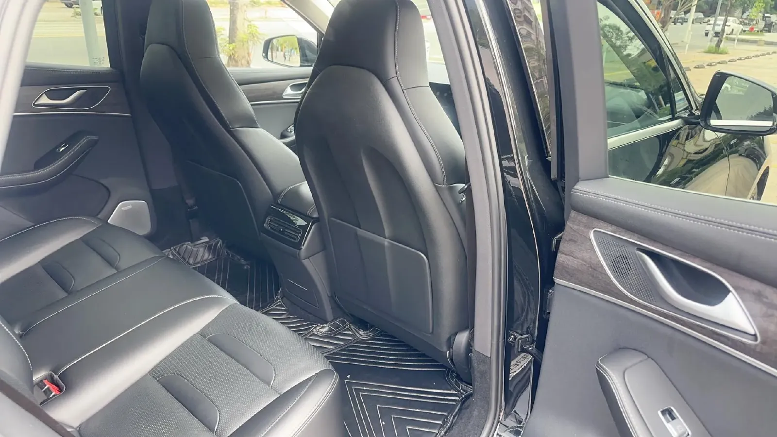 2021 SERES SF5 Range Extended 112HP REEV 35KWH,autocango,china used car exporter,china ev exporter,chinese used car exporter,chinese used ev exporter