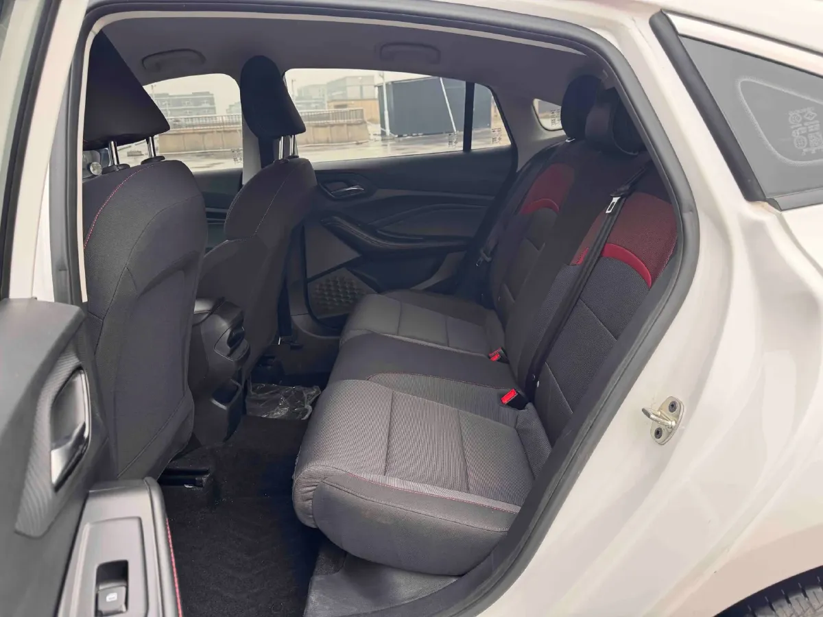 2022 MG 5 1.5L 120HP L4 5MT,autocango,china used car exporter,china ev exporter,chinese used car exporter,chinese used ev exporter