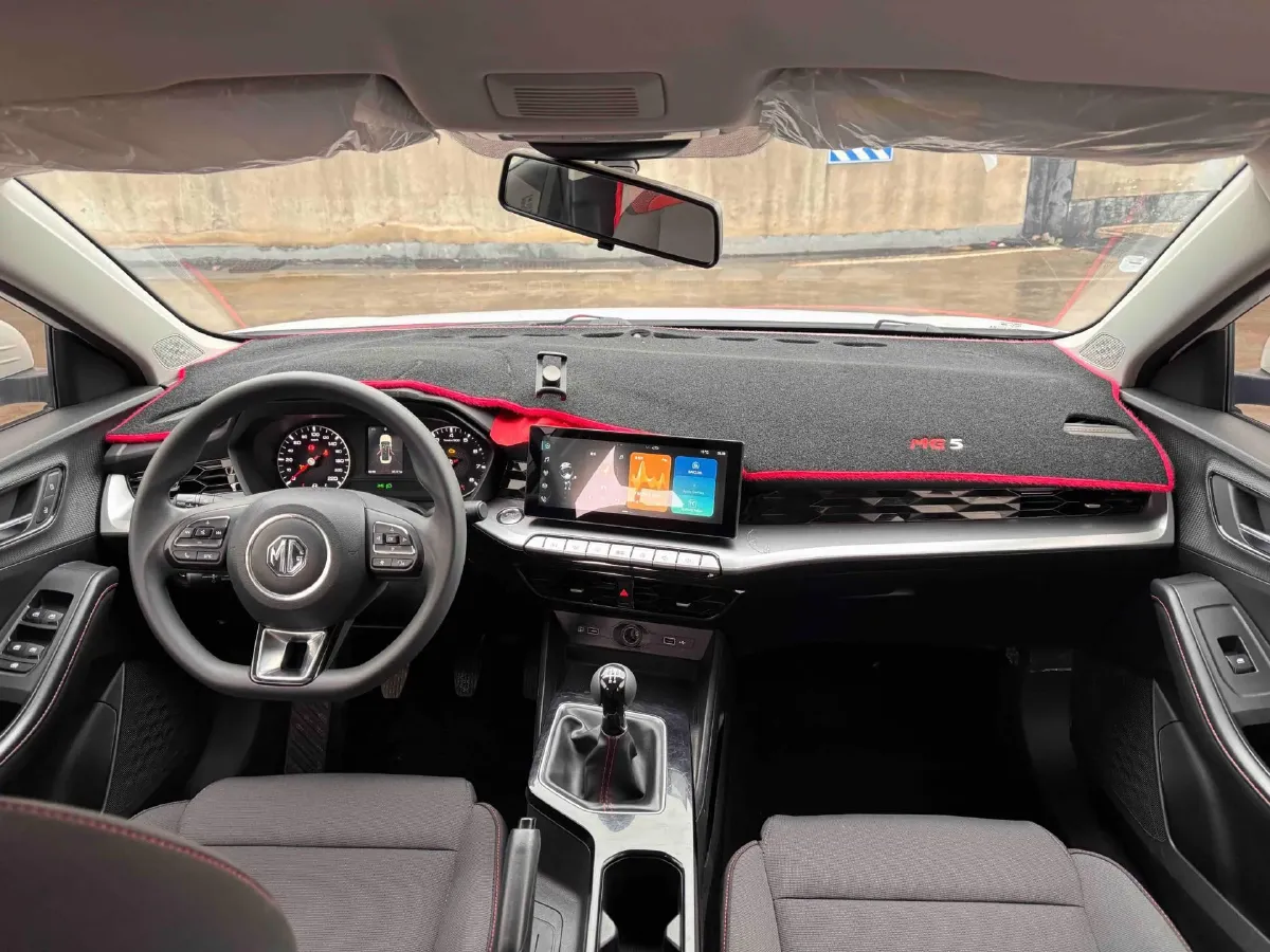 2022 MG 5 1.5L 120HP L4 5MT,autocango,china used car exporter,china ev exporter,chinese used car exporter,chinese used ev exporter