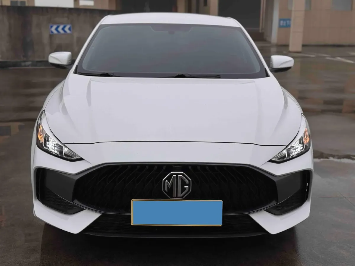 2022 MG 5 1.5L 120HP L4 5MT,autocango,china used car exporter,china ev exporter,chinese used car exporter,chinese used ev exporter
