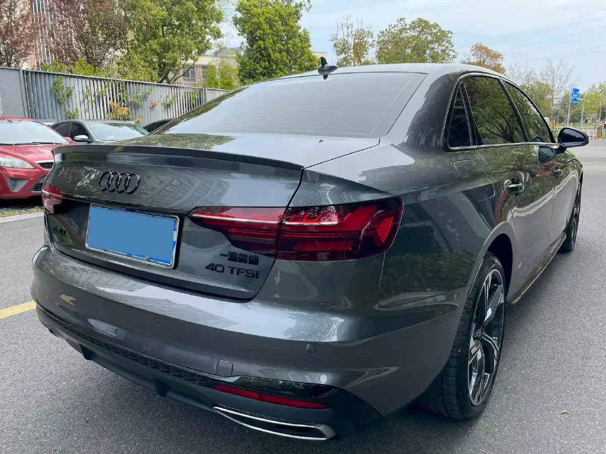 2024 Audi A4L 2.0T 190HP L4 7DCT,autocango,china used car exporter,china ev exporter,chinese used car exporter,chinese used ev exporter