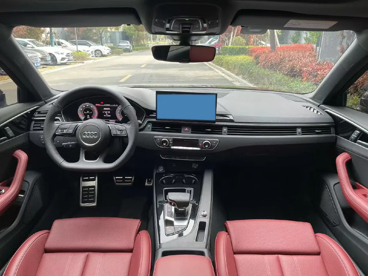 2024 Audi A4L 2.0T 190HP L4 7DCT,autocango,china used car exporter,china ev exporter,chinese used car exporter,chinese used ev exporter