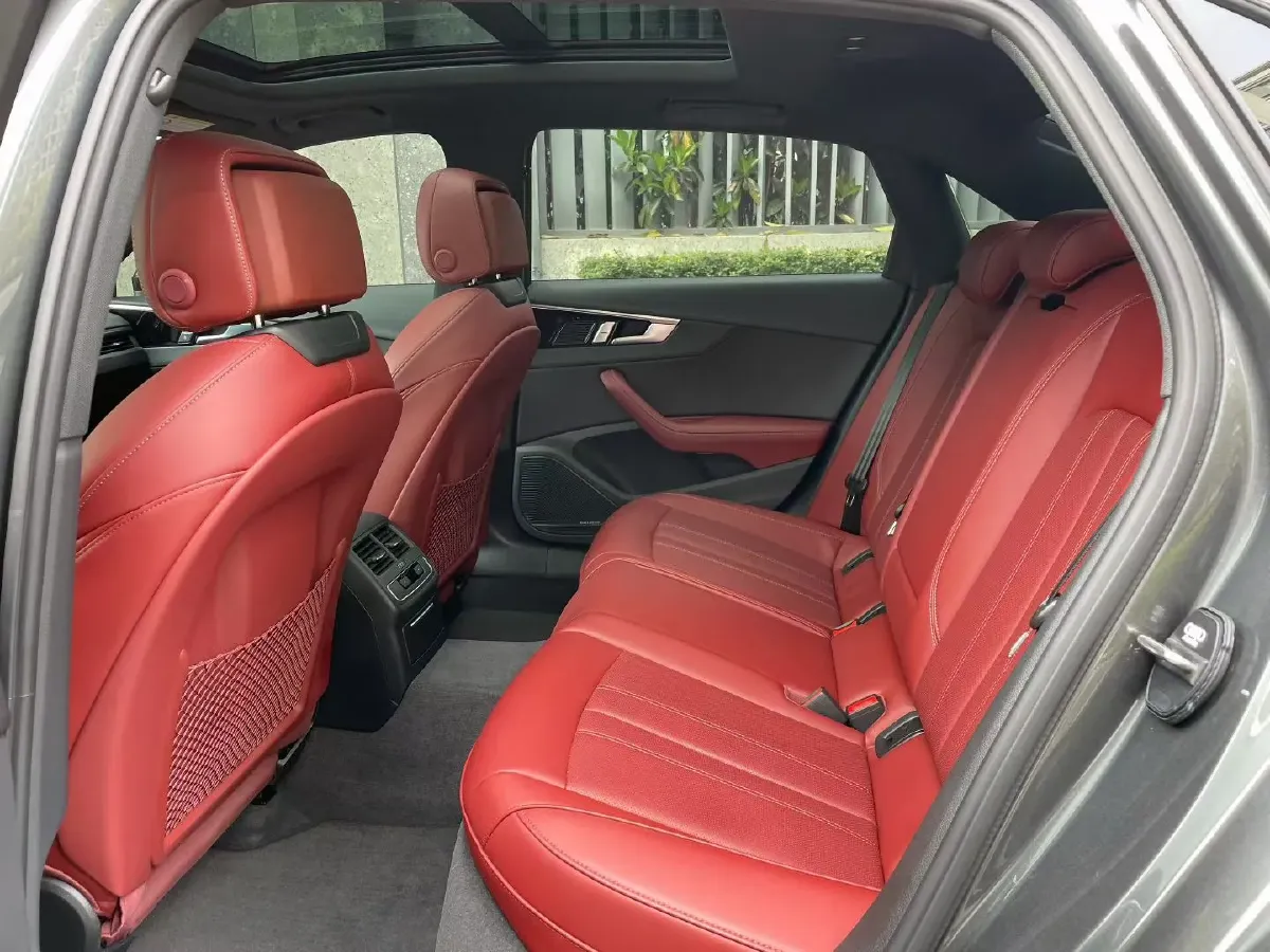 2024 Audi A4L 2.0T 190HP L4 7DCT,autocango,china used car exporter,china ev exporter,chinese used car exporter,chinese used ev exporter