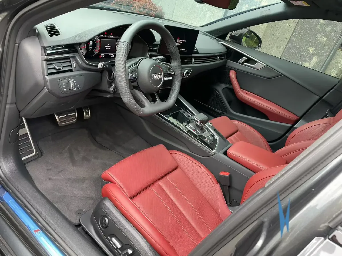 2024 Audi A4L 2.0T 190HP L4 7DCT,autocango,china used car exporter,china ev exporter,chinese used car exporter,chinese used ev exporter