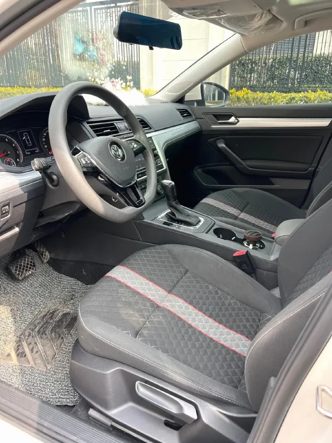 2019 Volkswagen T-Cross 1.4T 150HP L4 7DCT,autocango,china used car exporter,china ev exporter,chinese used car exporter,chinese used ev exporter