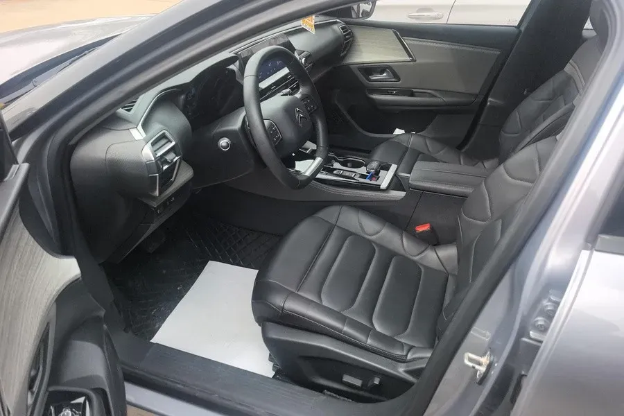 2021 Citroen C5 X 1.6T 175HP L4 8AT,autocango,china used car exporter,china ev exporter,chinese used car exporter,chinese used ev exporter