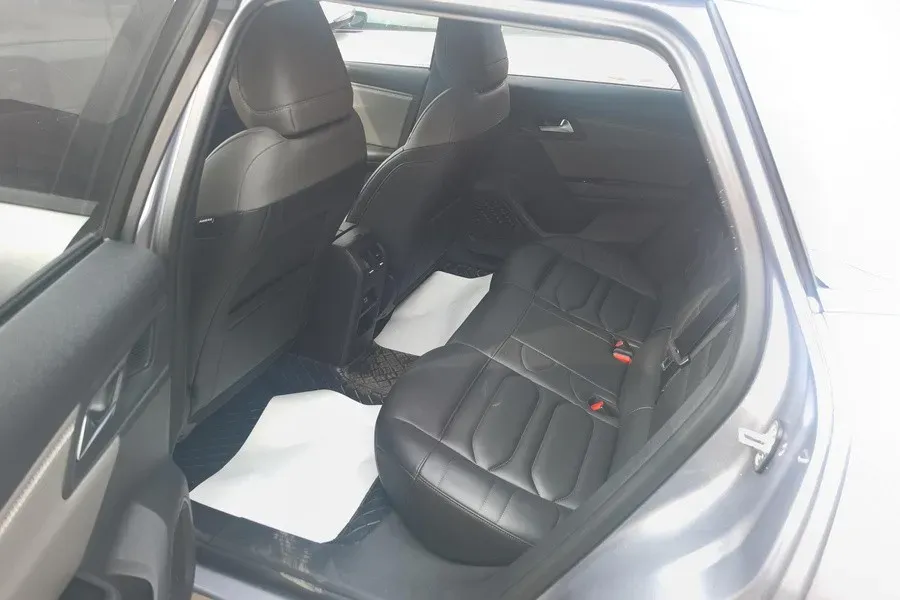 2021 Citroen C5 X 1.6T 175HP L4 8AT,autocango,china used car exporter,china ev exporter,chinese used car exporter,chinese used ev exporter