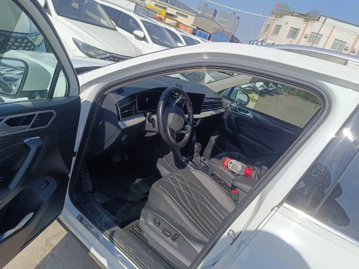 2023 Volkswagen Tiguan L 1.5T 160HP L4 7DCT,autocango,china used car exporter,china ev exporter,chinese used car exporter,chinese used ev exporter
